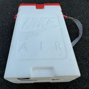 1989 Nike air pressure case Sz 12